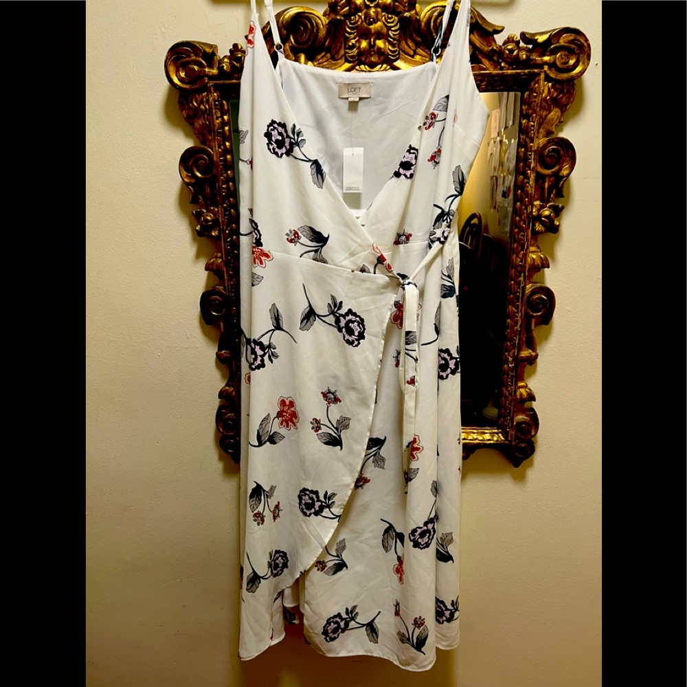 Loft outlet wrap dress white with flowers sz L